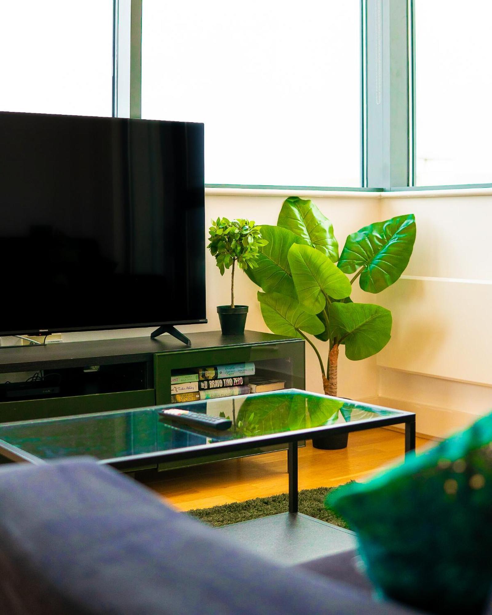 The Regency Suite - Modern 2-Bed 1-Bath Apartment Chertsey Buitenkant foto