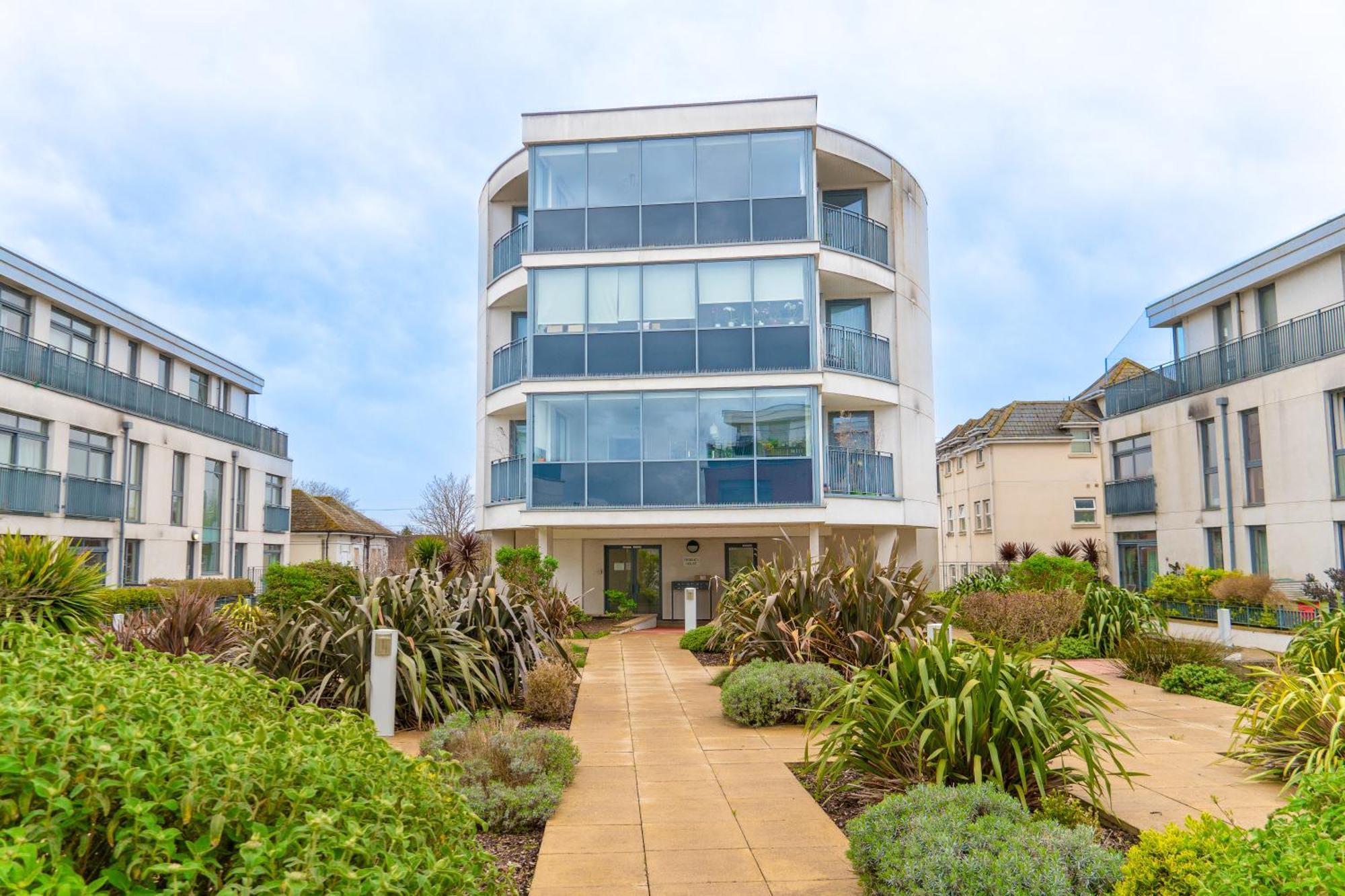 The Regency Suite - Modern 2-Bed 1-Bath Apartment Chertsey Buitenkant foto